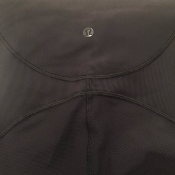 lululemon ribbed contoured HR crop 17" - Picture 3 of 6